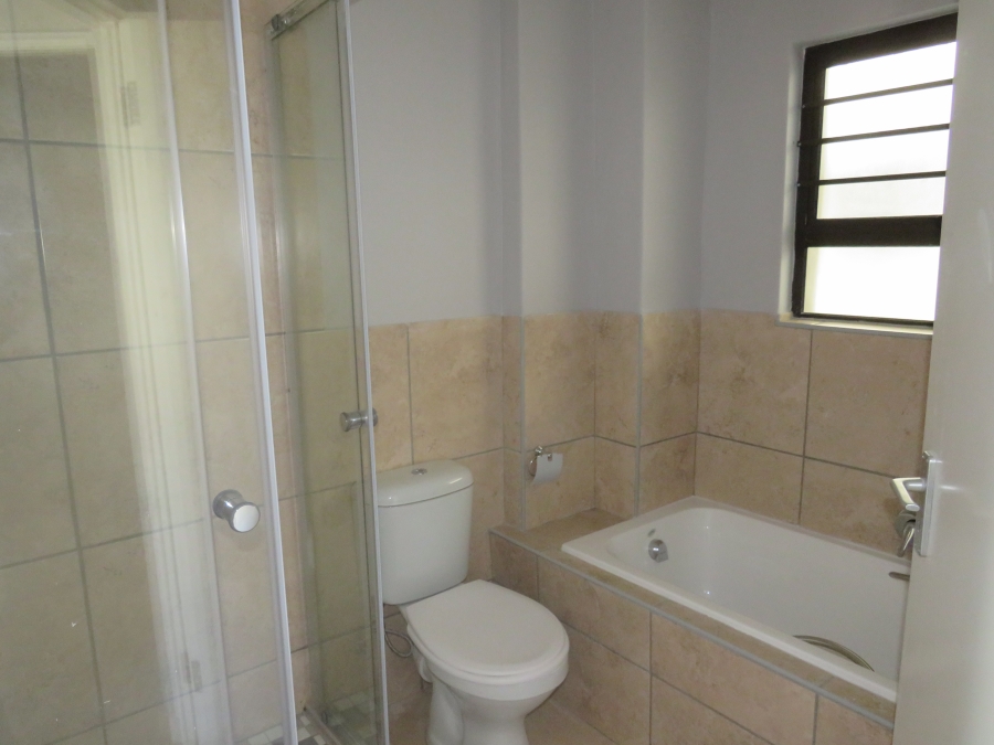 To Let 2 Bedroom Property for Rent in Guldenland Western Cape